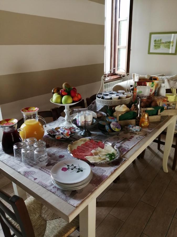 B&B Ronco Degli Ulivi อีเซโอ ภายนอก รูปภาพ